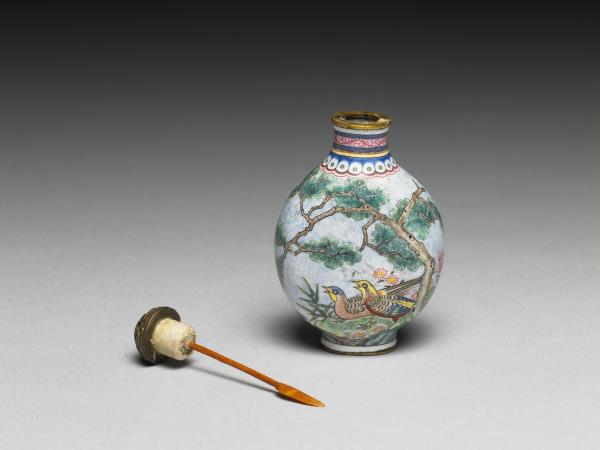 銅胎畫琺瑯花鳥鼻煙壺- 故宮