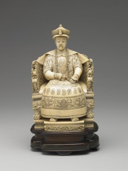 象牙雕乾隆帝后像