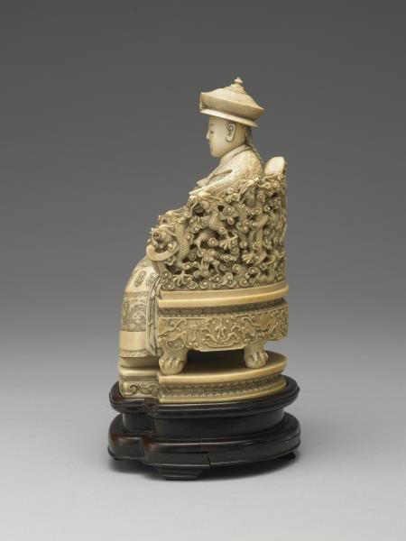 象牙雕乾隆帝后像