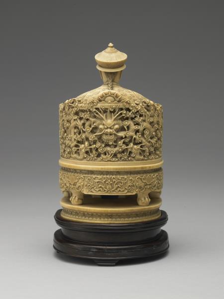 象牙雕乾隆帝后像