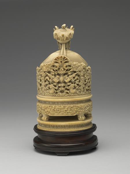 象牙雕乾隆帝后像