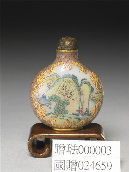 玻璃胎畫琺瑯山水人物鼻煙壺
