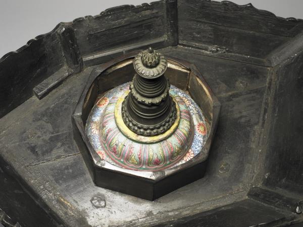 黑漆嵌掐絲琺瑯佛龕