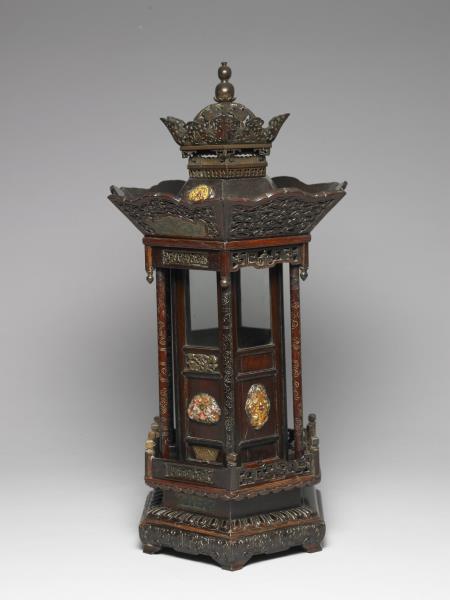 黑漆嵌掐絲琺瑯佛龕