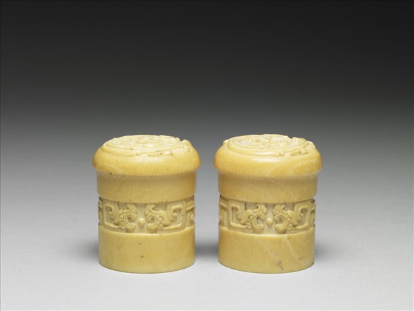 象牙雕軸頭（一對）