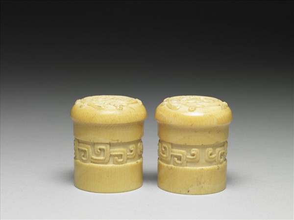 象牙雕軸頭（一對）