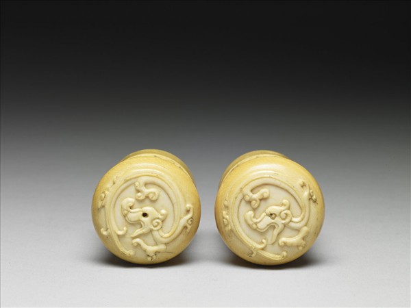 象牙雕軸頭（一對）