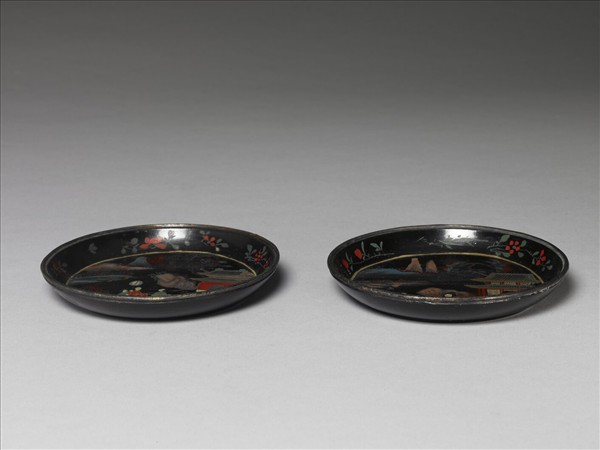 描漆人物盤（一對）