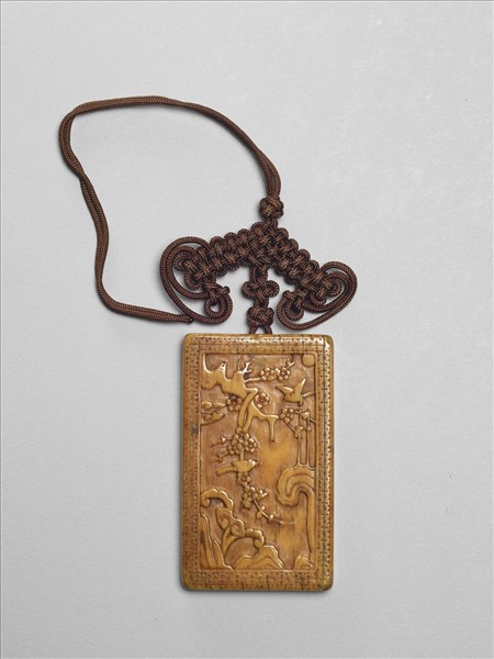 象牙雕喜上眉梢牌