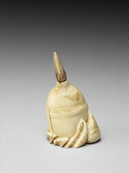 象雕牙筍式鼻煙壺