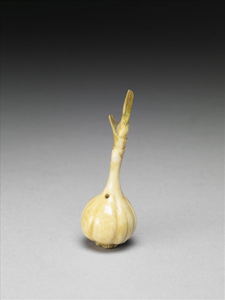 象牙雕蒜形墜飾