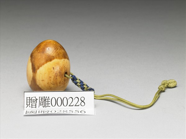 牙卵形佩
