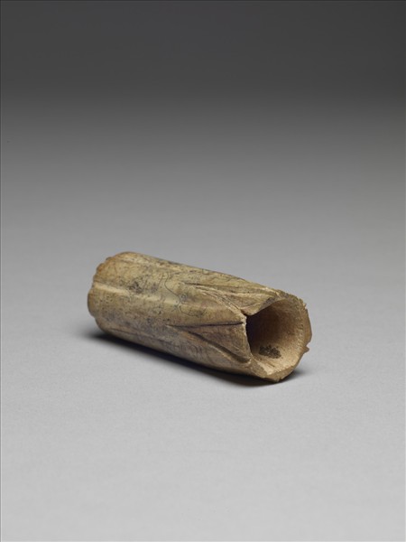 骨雕填彩雲氣紋管