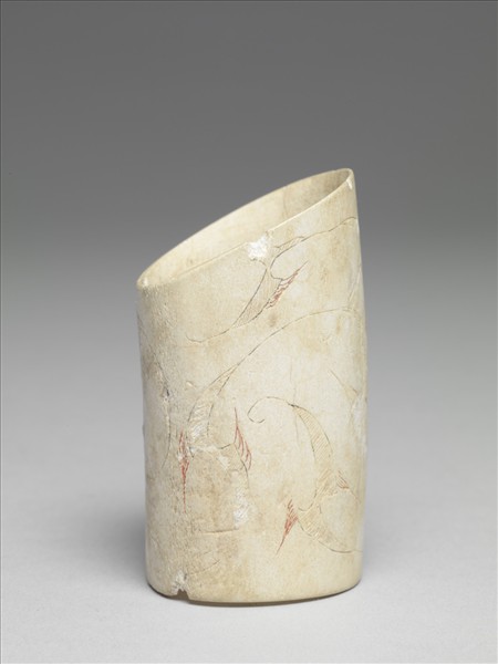 骨雕填彩斜口筒形器