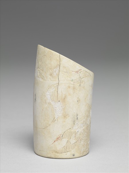 骨雕填彩斜口筒形器