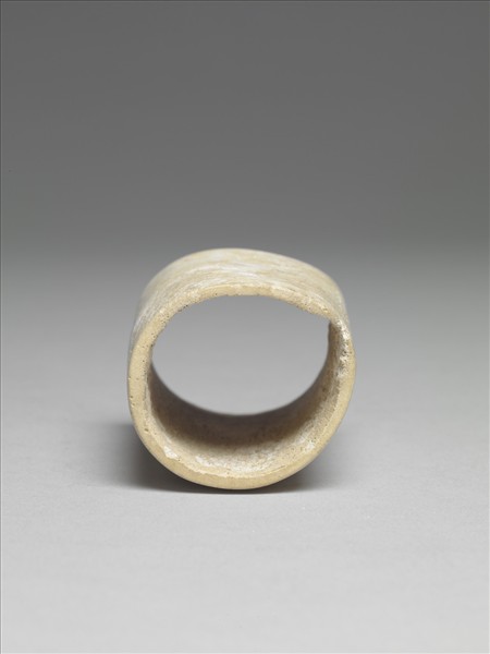 骨雕填彩斜口筒形器