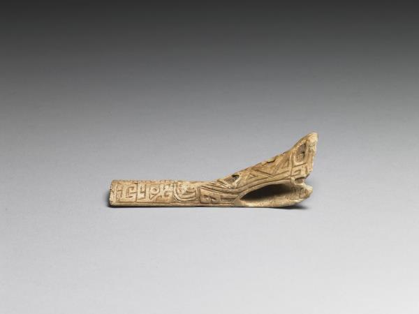 骨雕獸面紋飾件