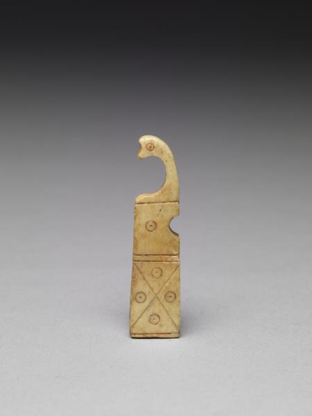 骨雕填紅彩圈點紋嵌件