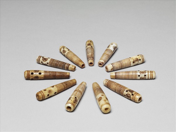 牙雕圈點紋管珠