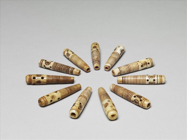 牙雕圈點紋管珠