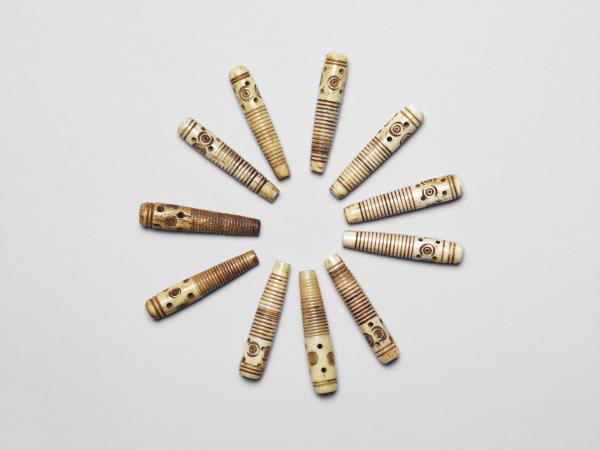 牙雕圈點紋管珠