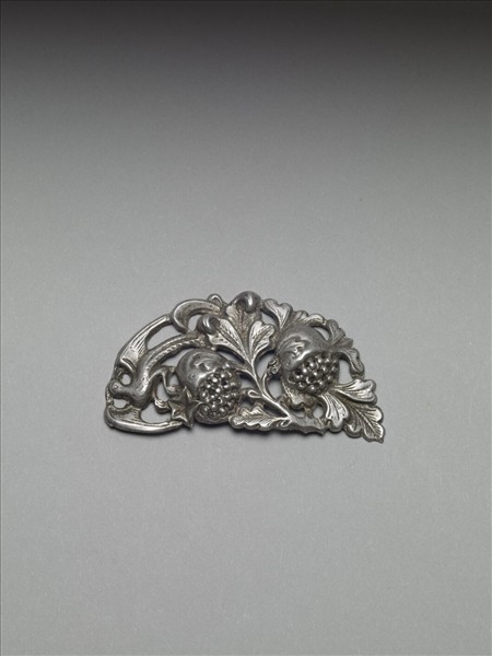 銀銅合金鏤空荔枝飾件