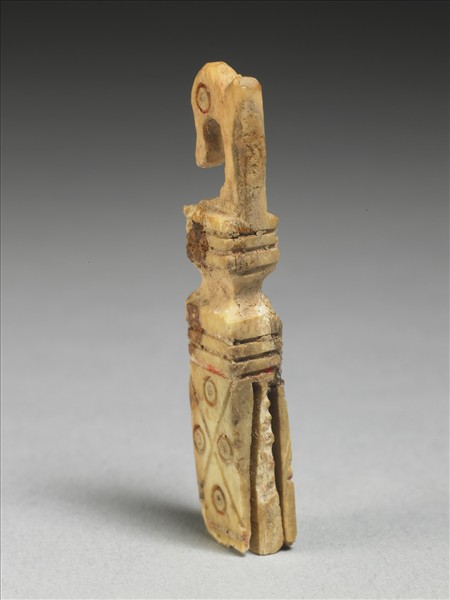 骨雕填紅彩圈點紋嵌件