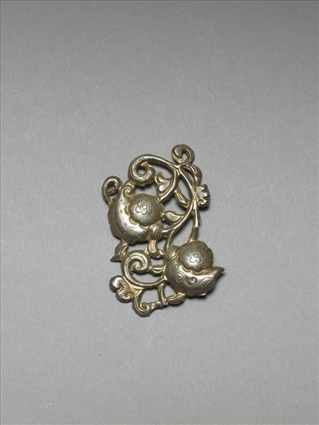銀銅合金鏤空花卉飾件