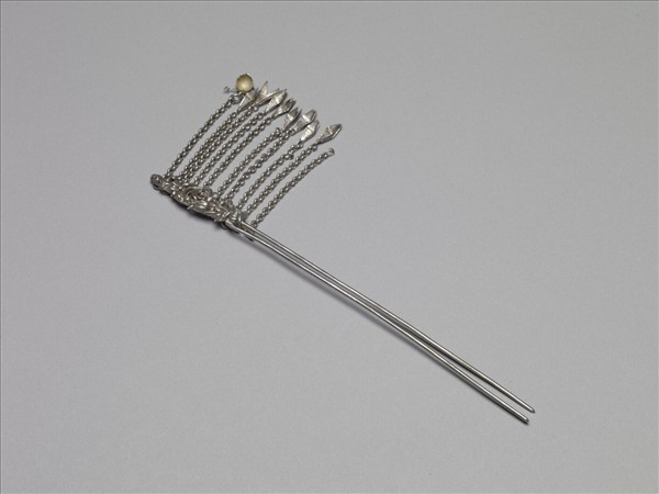 銀銅合金花蝶步搖