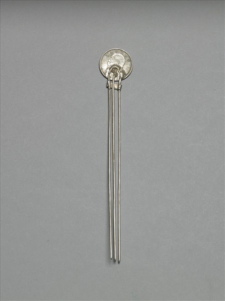 銀銅合金幣首釵