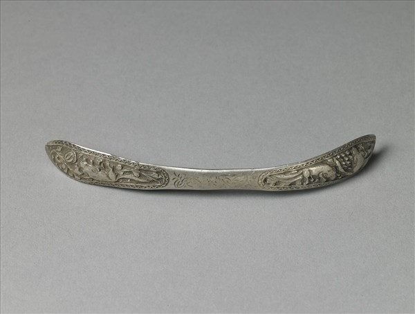 銀銅合獸紋扁簪