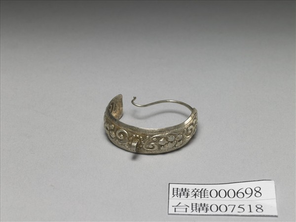 銀銅合金纏枝花卉耳環