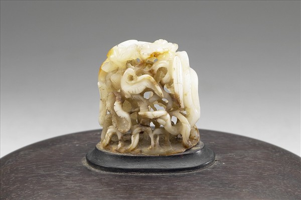 蓮塘春水紋玉頂