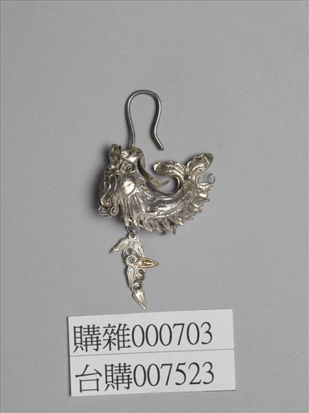 銀銅合金龍首耳環