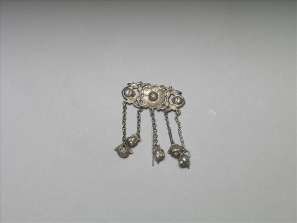 銀銅合金花卉蝙蝠步搖