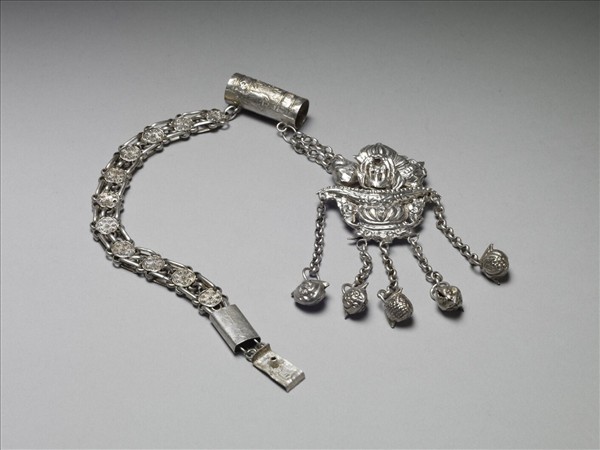 銀銅合金盆花墜飾