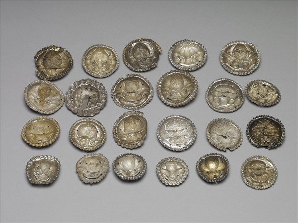 銀銅合金鋪首嵌飾