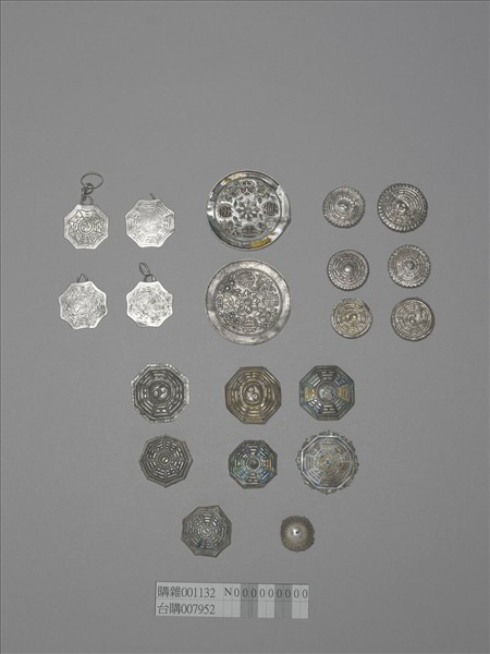 銀銅合金圓形嵌飾