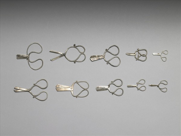 銀銅合金剪刀形飾件