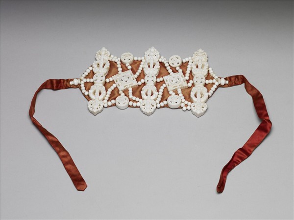 象牙瓔珞臂釧