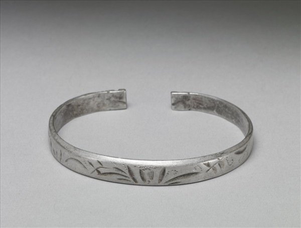 銀銅合金花葉紋鐲