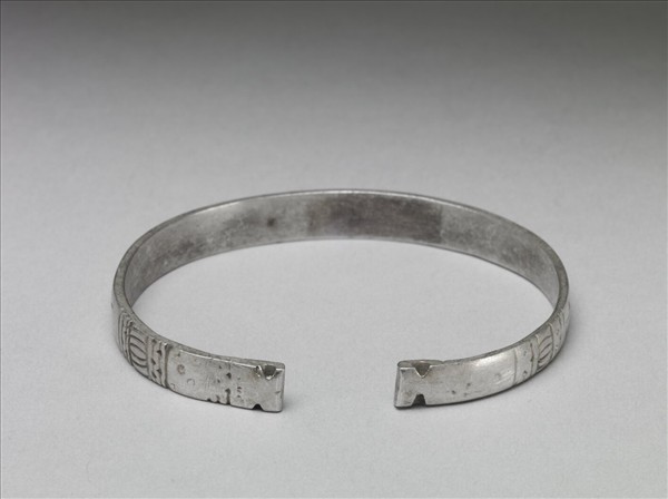 銀銅合金花葉紋鐲