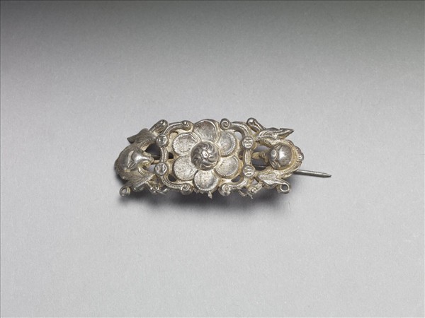 銀銅合金蝙蝠花卉別針