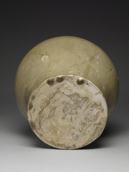 6~7世紀 越南青瓷六耳罐Greenish Yue-tipe Glazed Jar with Six Strap Handle