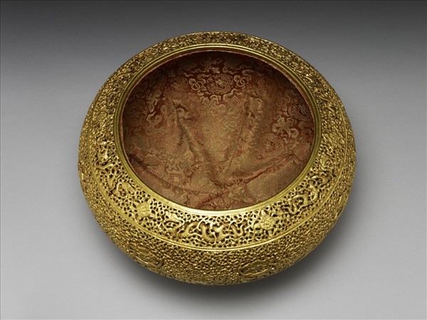 鐵鍍金玲瓏缽盂