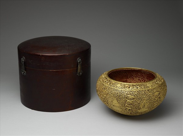 鐵鍍金玲瓏缽盂