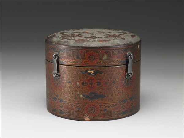 木胎花卉紋皮盒