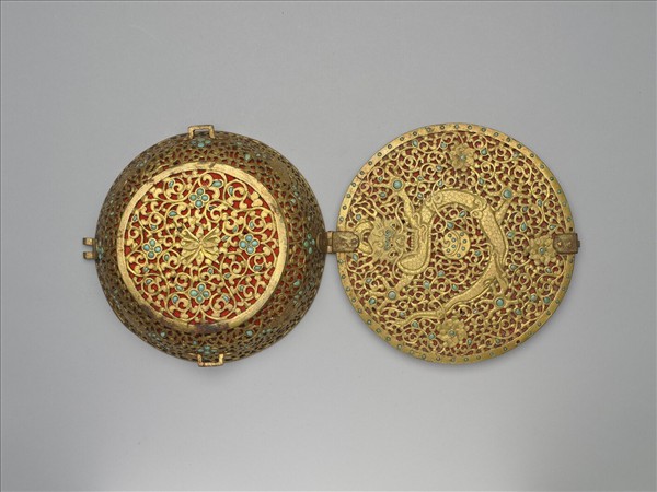 鏤空燄珠四爪龍紋圓盒