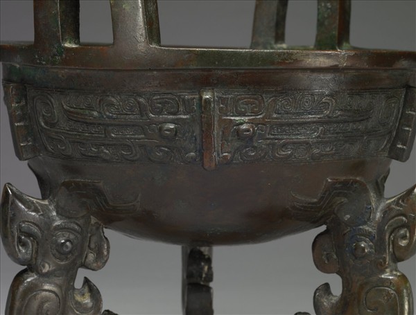 析子孫父乙扁足鼎
