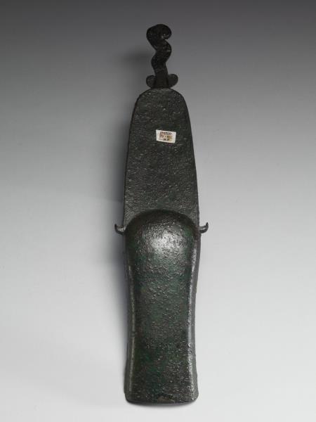 鑲嵌松綠石獸面紋匕